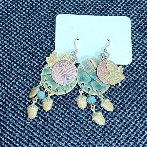 #15 Earrings - Picture 3 of 4